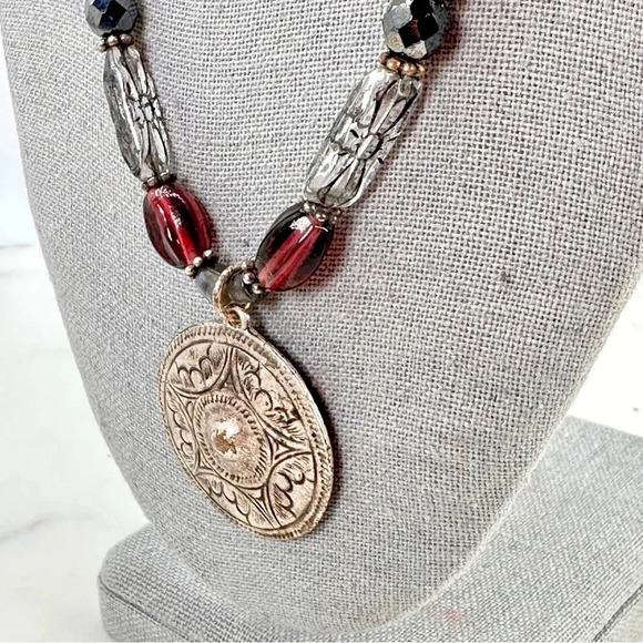 Glass Bead Medallion Necklace 18” Silver-tone Boho Circle Pendant Global… - Picture 4 of 10